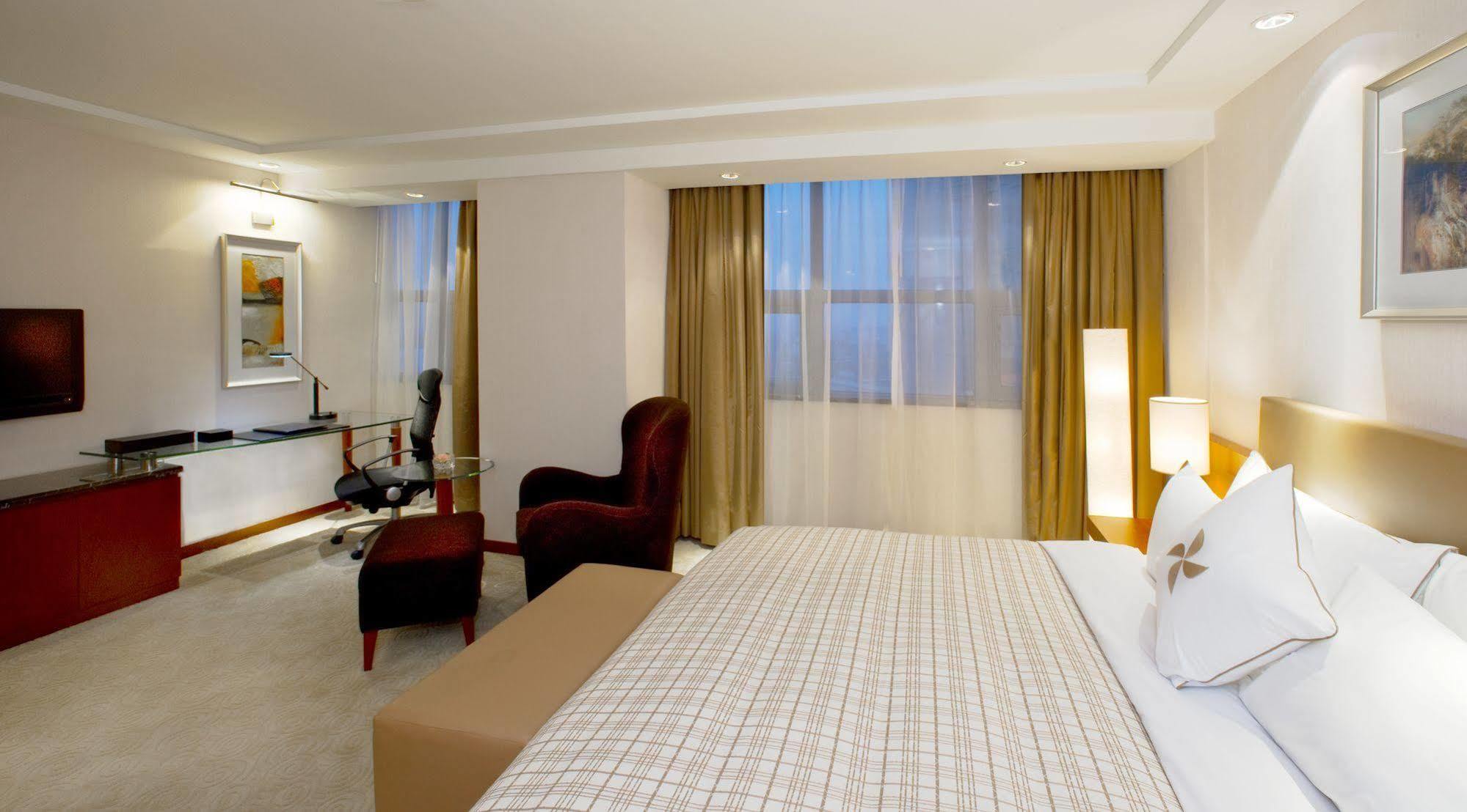 Merryland Traders Hotel Csangsu Kültér fotó